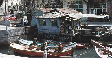 ボスポラス海峡沿いの漁師町